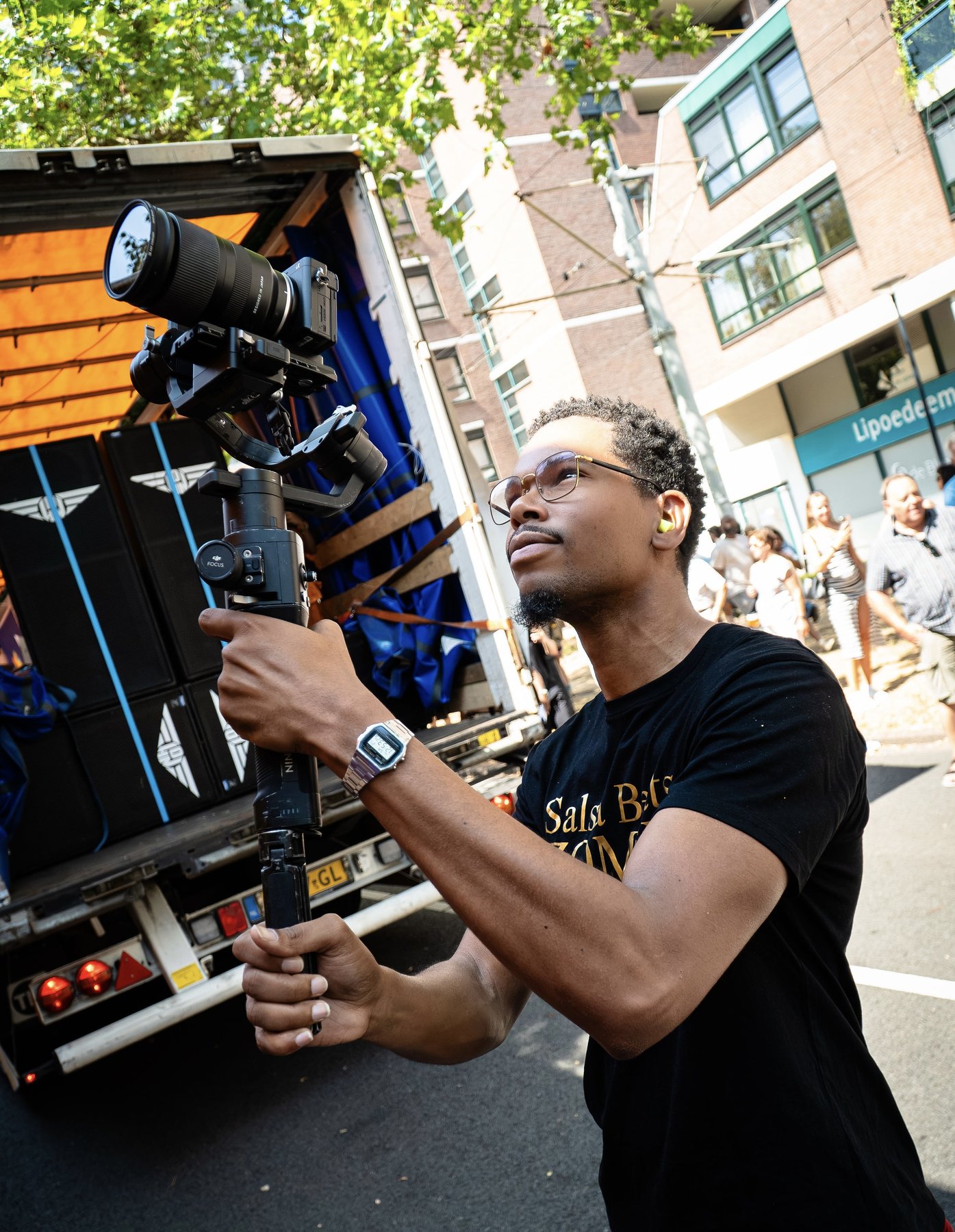 Gabriel aan het filmen